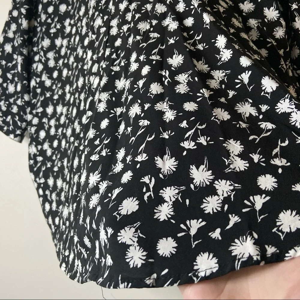 Cotton On Dandelion Print V Neck Blouse Medium Black White Boho Minimalist - Picture 5 of 12